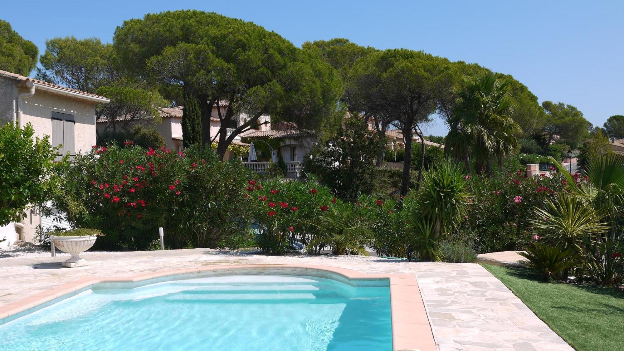 Grand Appartement Dans Maison Avec Piscine Privee Fréjus Εξωτερικό φωτογραφία