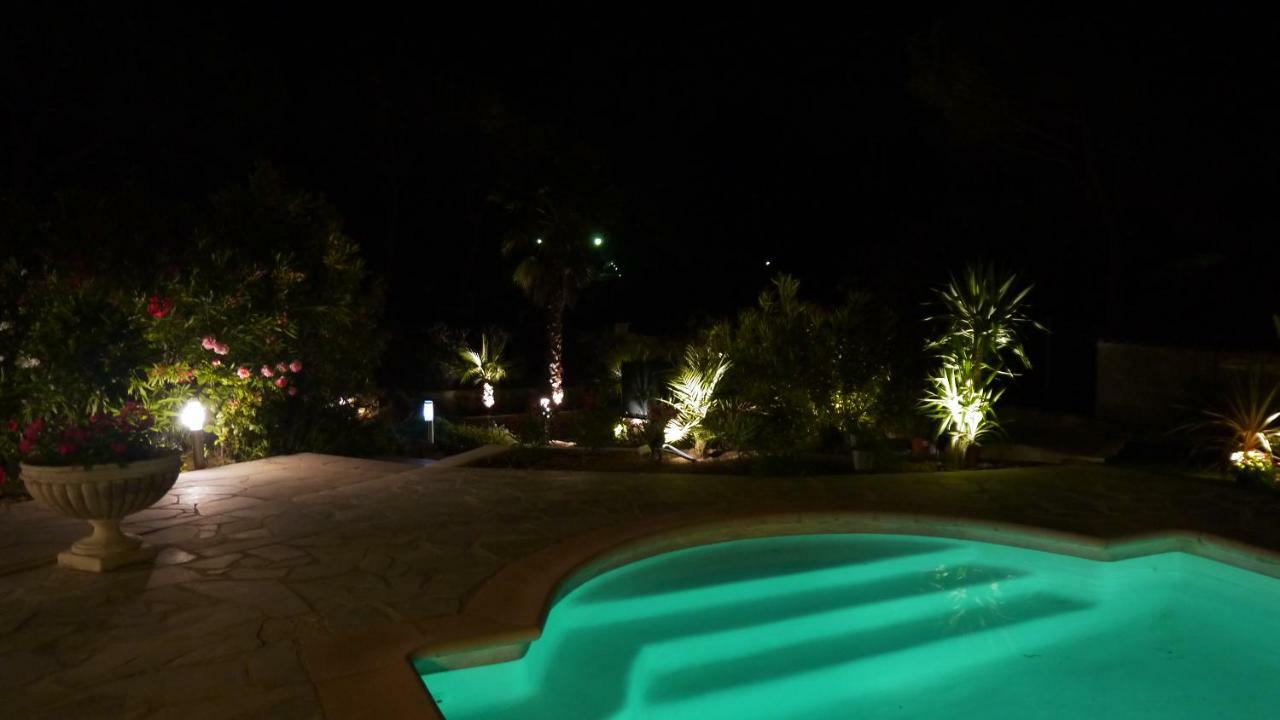 Grand Appartement Dans Maison Avec Piscine Privee Fréjus Εξωτερικό φωτογραφία