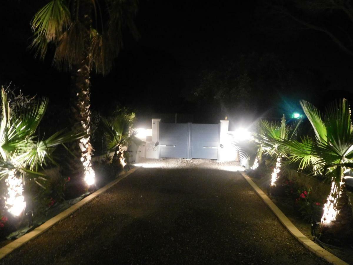 Grand Appartement Dans Maison Avec Piscine Privee Fréjus Εξωτερικό φωτογραφία
